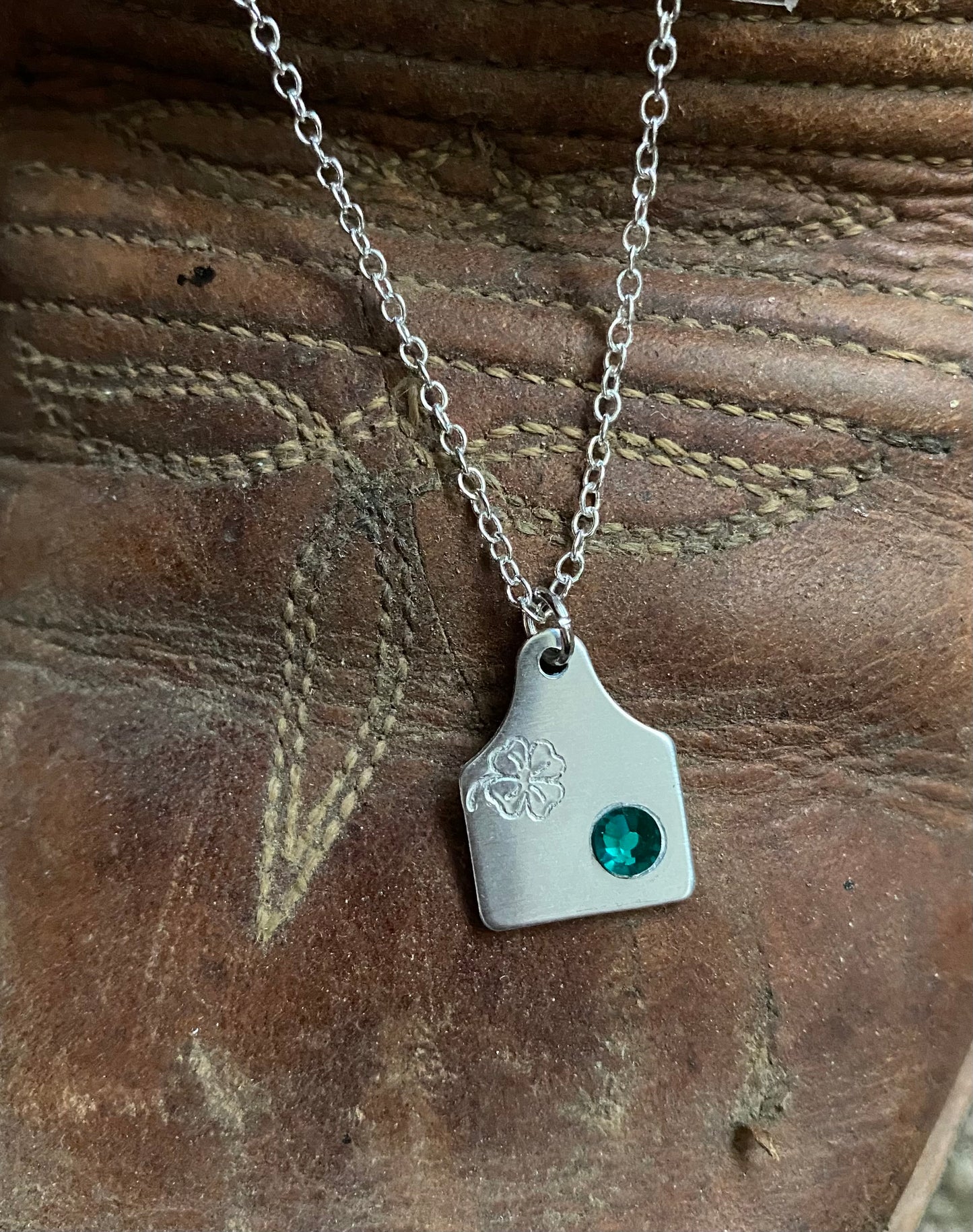 ⛰️Clover tag necklace