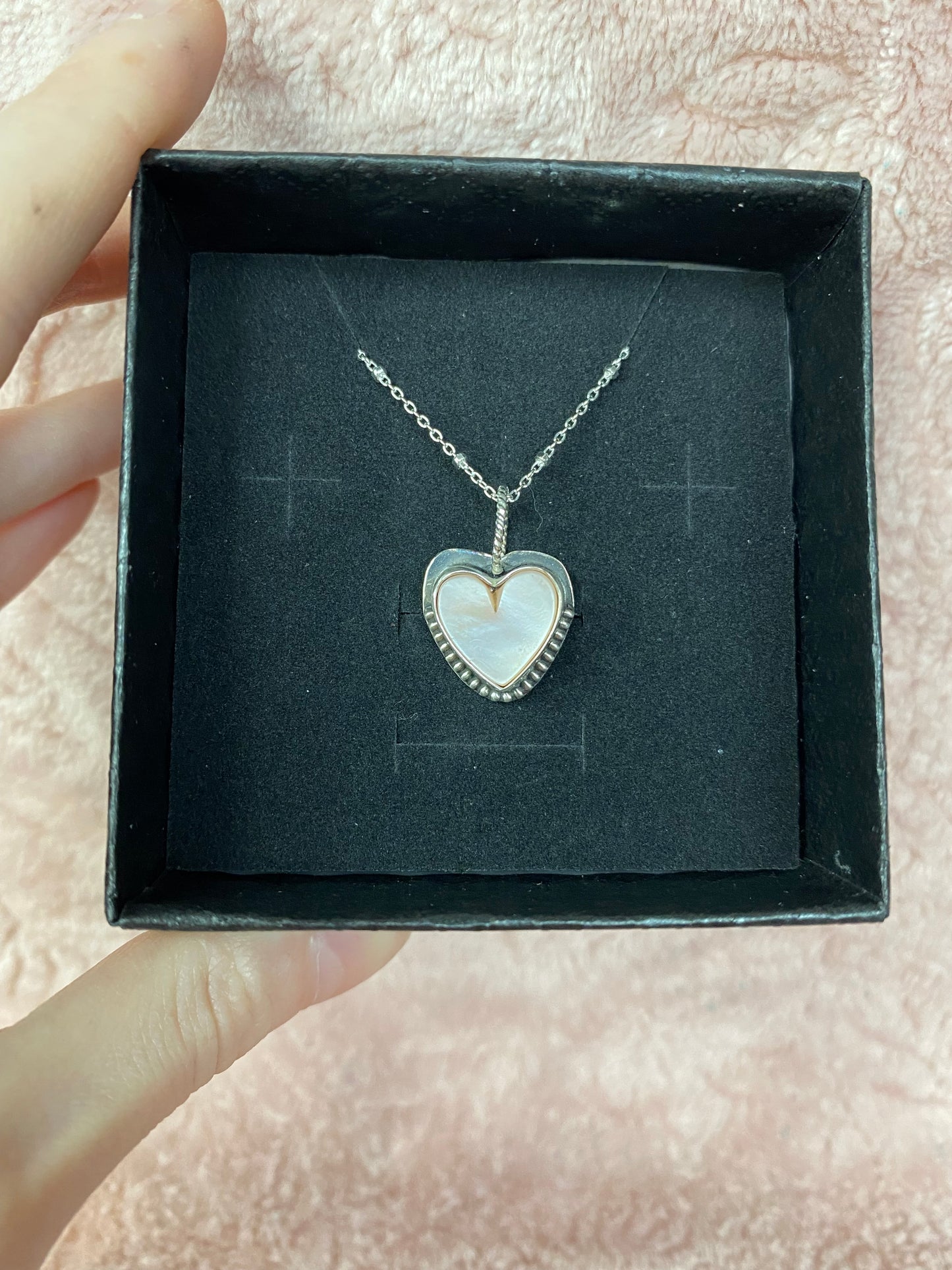 đź’•pink shell necklace