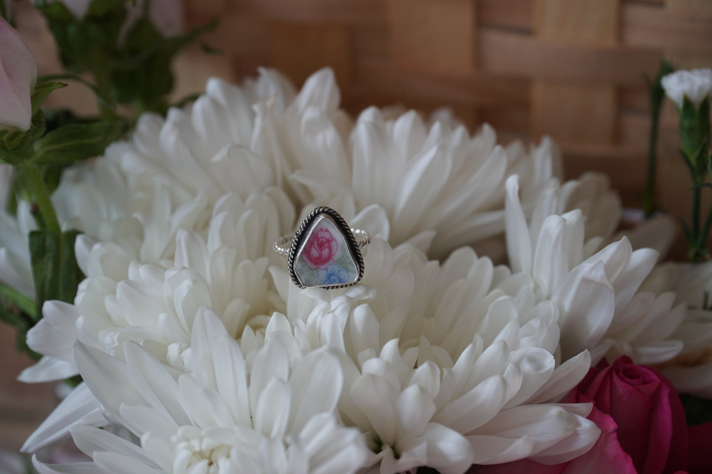 🌸ceramic ring size 6.25
