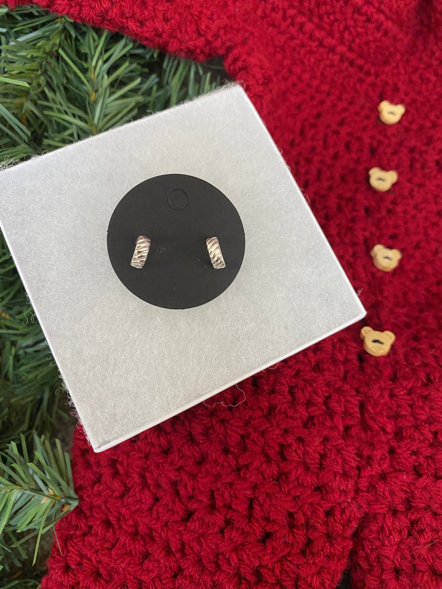 🎄sterling huggies