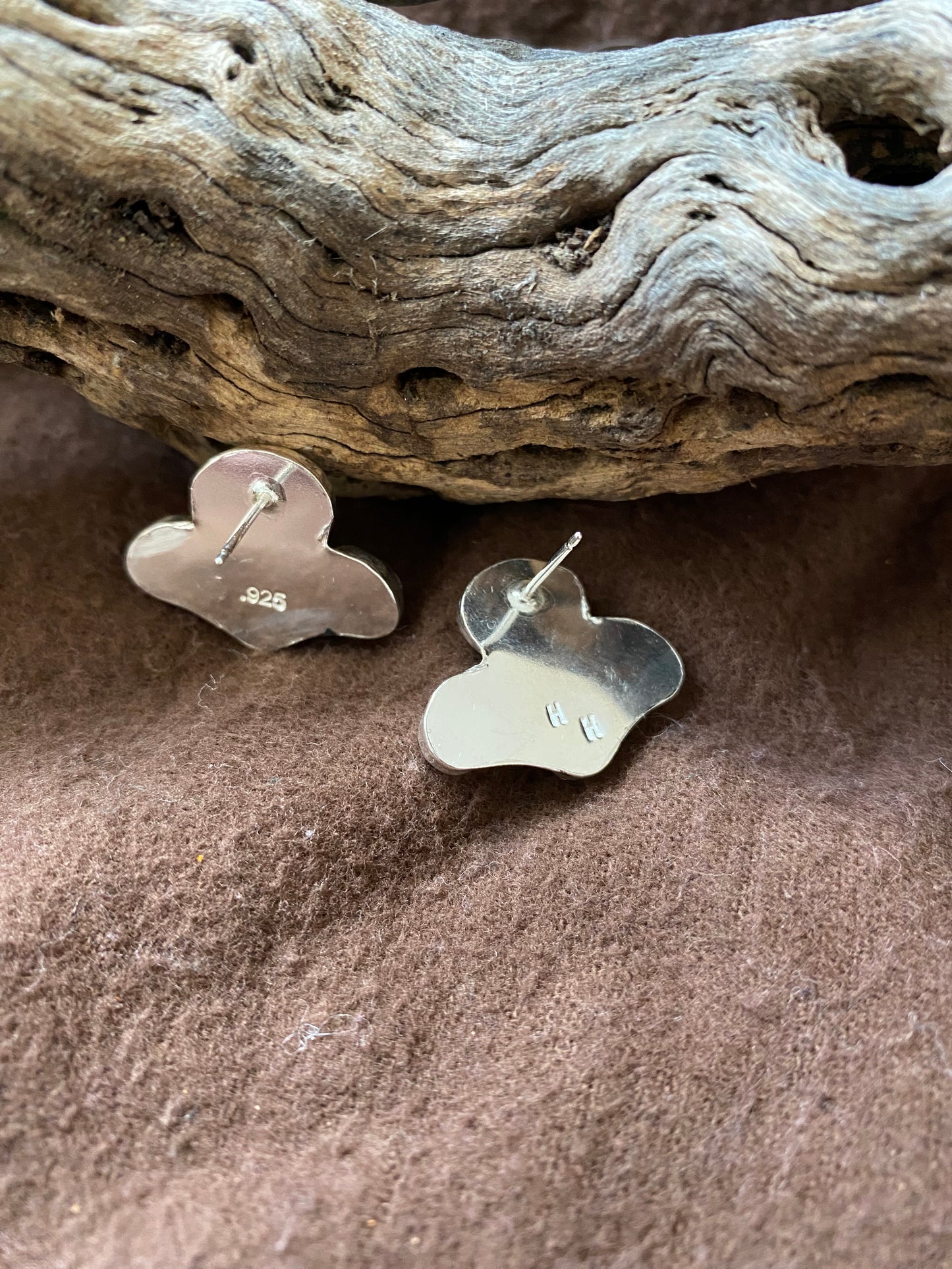 🌻sleeping beauty & pink conch studs