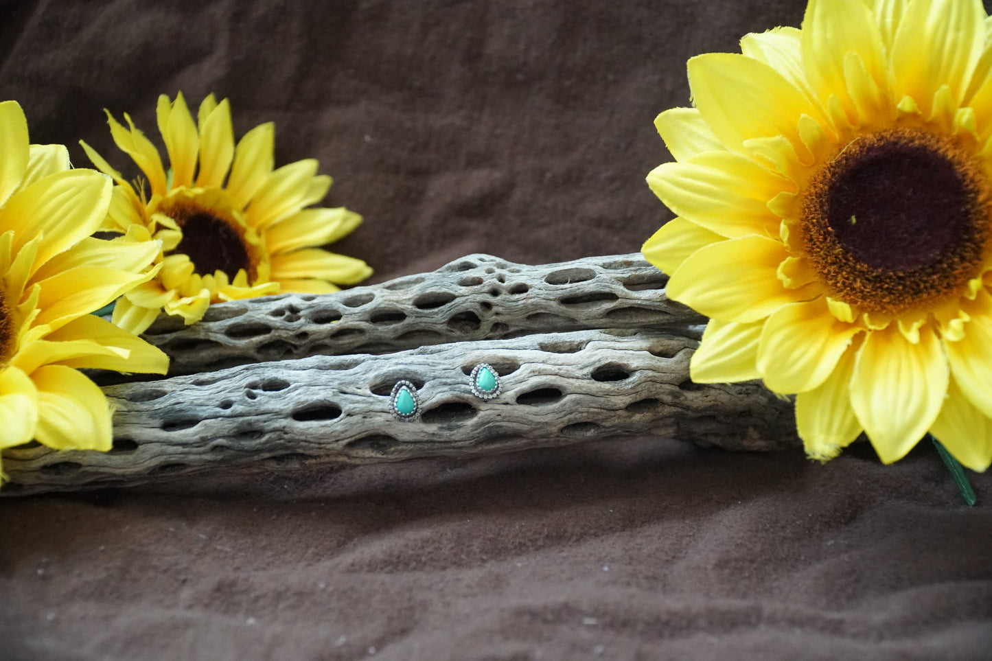 🌻Kingman teardrop studs