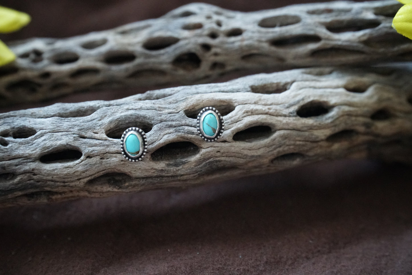 🌻Kingman oval studs