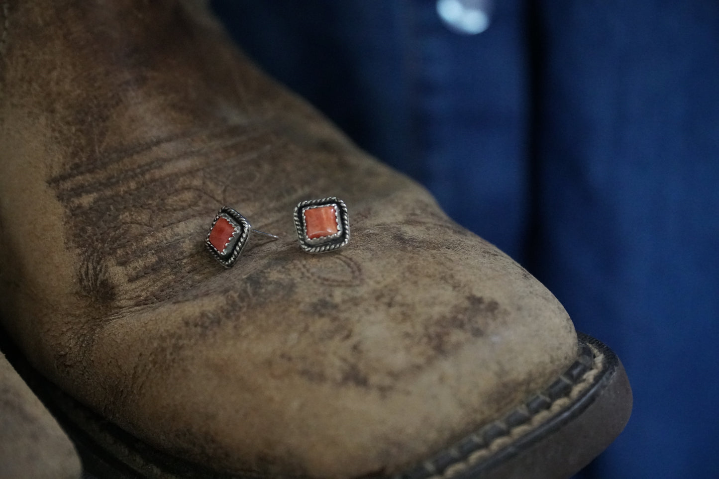🤠orange spiny studs