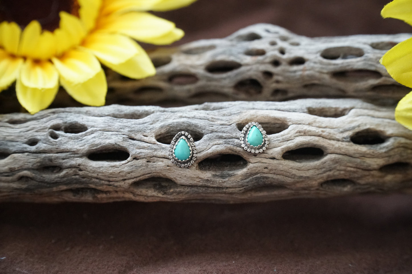 🌻Kingman teardrop studs