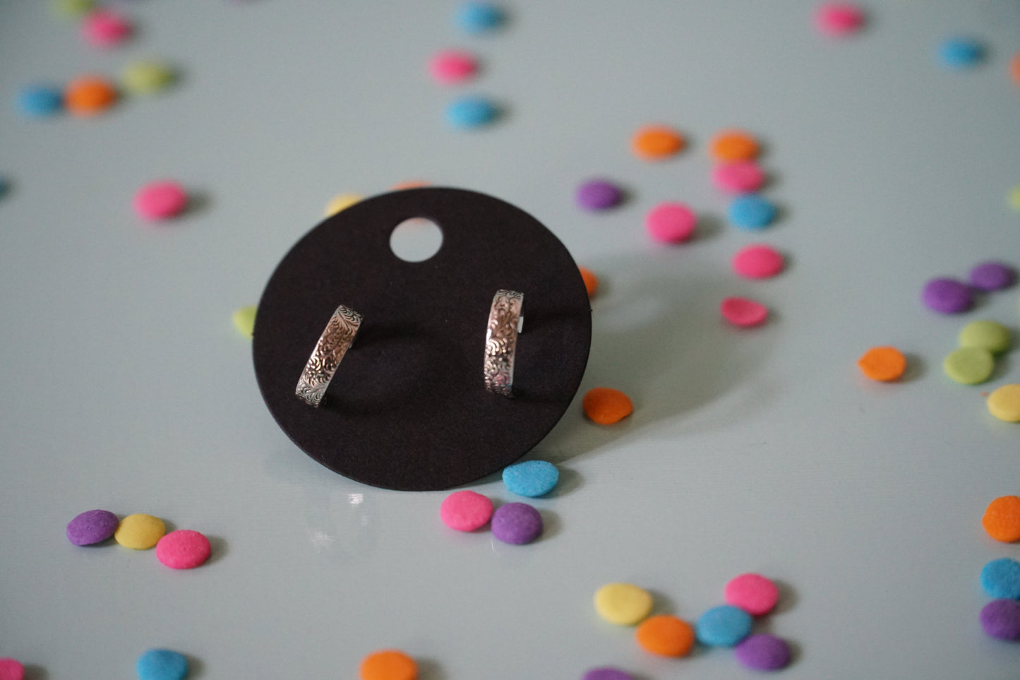 🎉scroll stud hoops