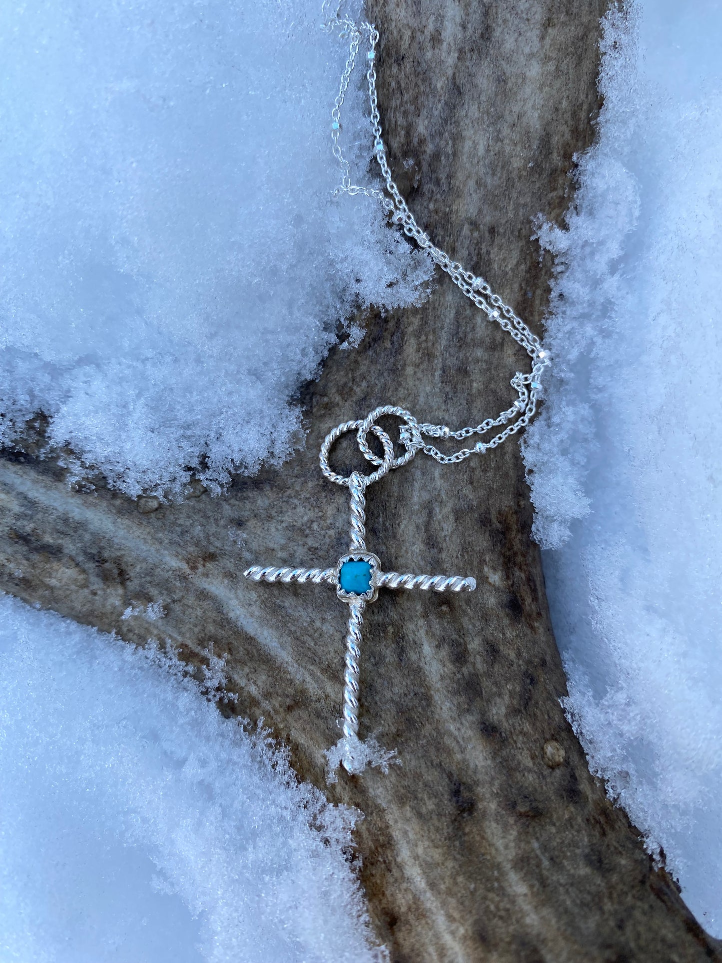 💙kingman cross necklace