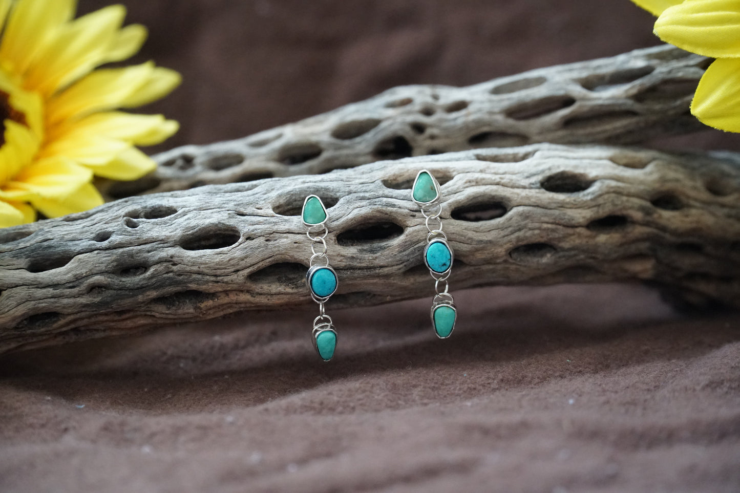 🌻royston/Kingman dangle studs