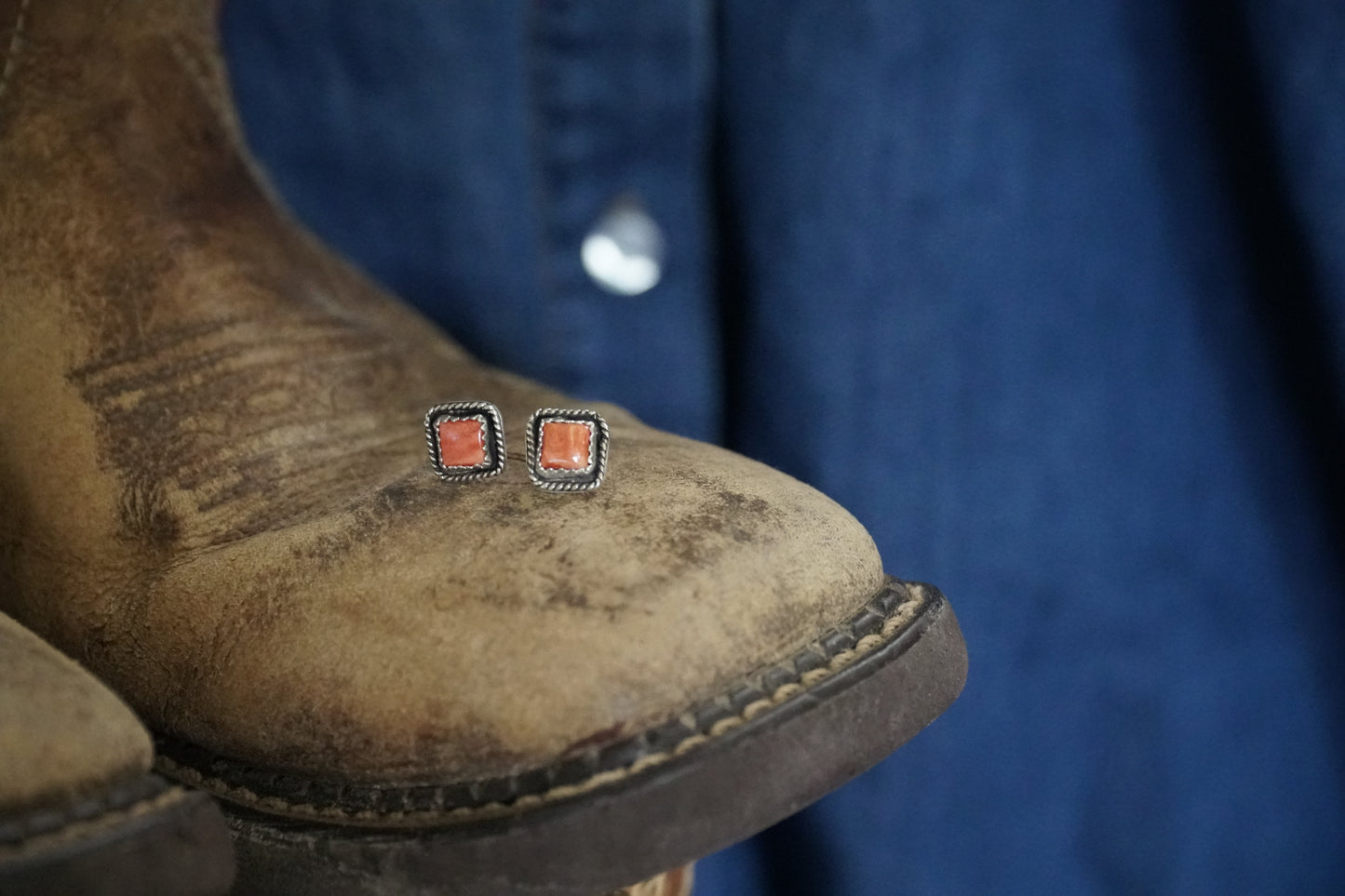 🤠orange spiny studs